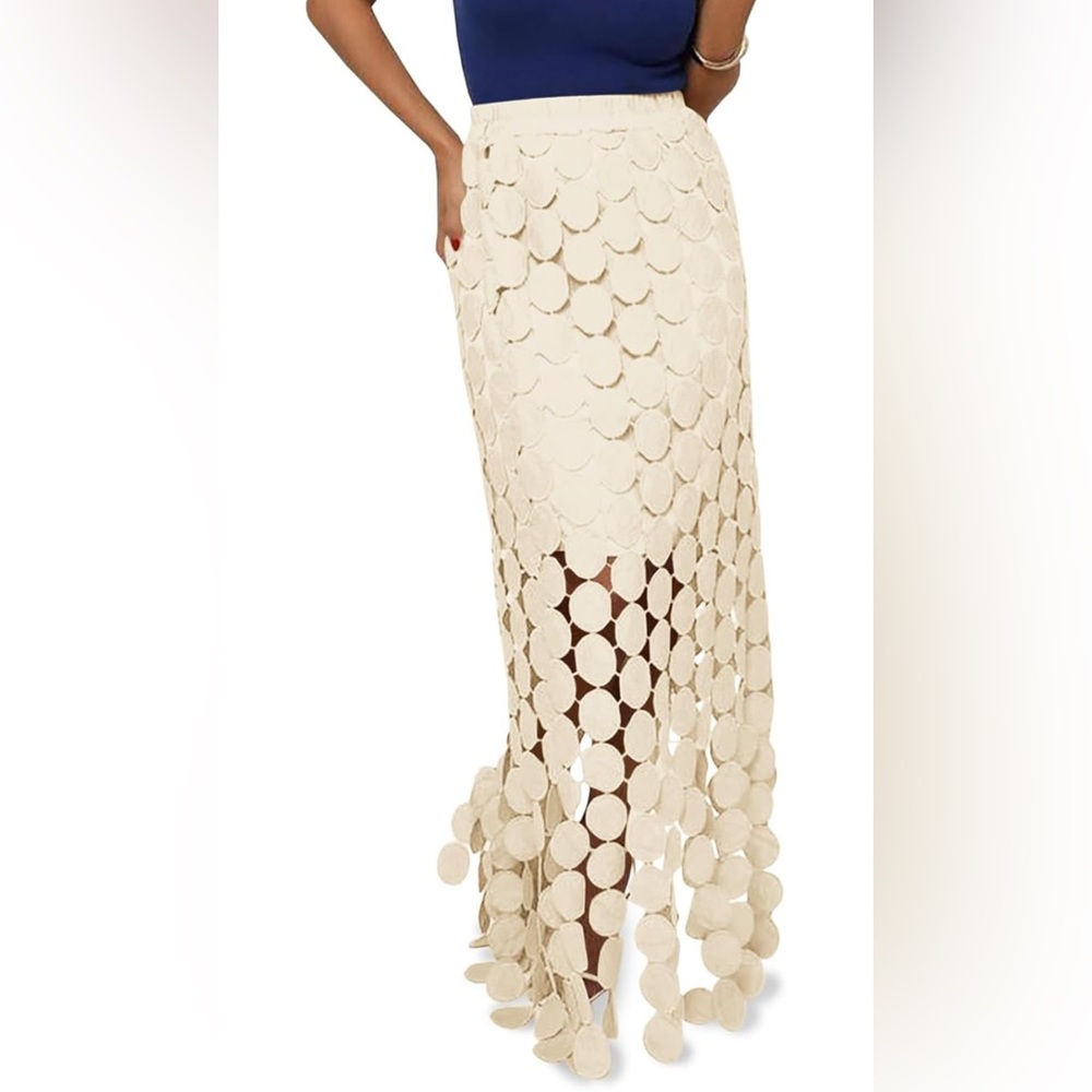 Elegant Cream Circle Pattern Skirt